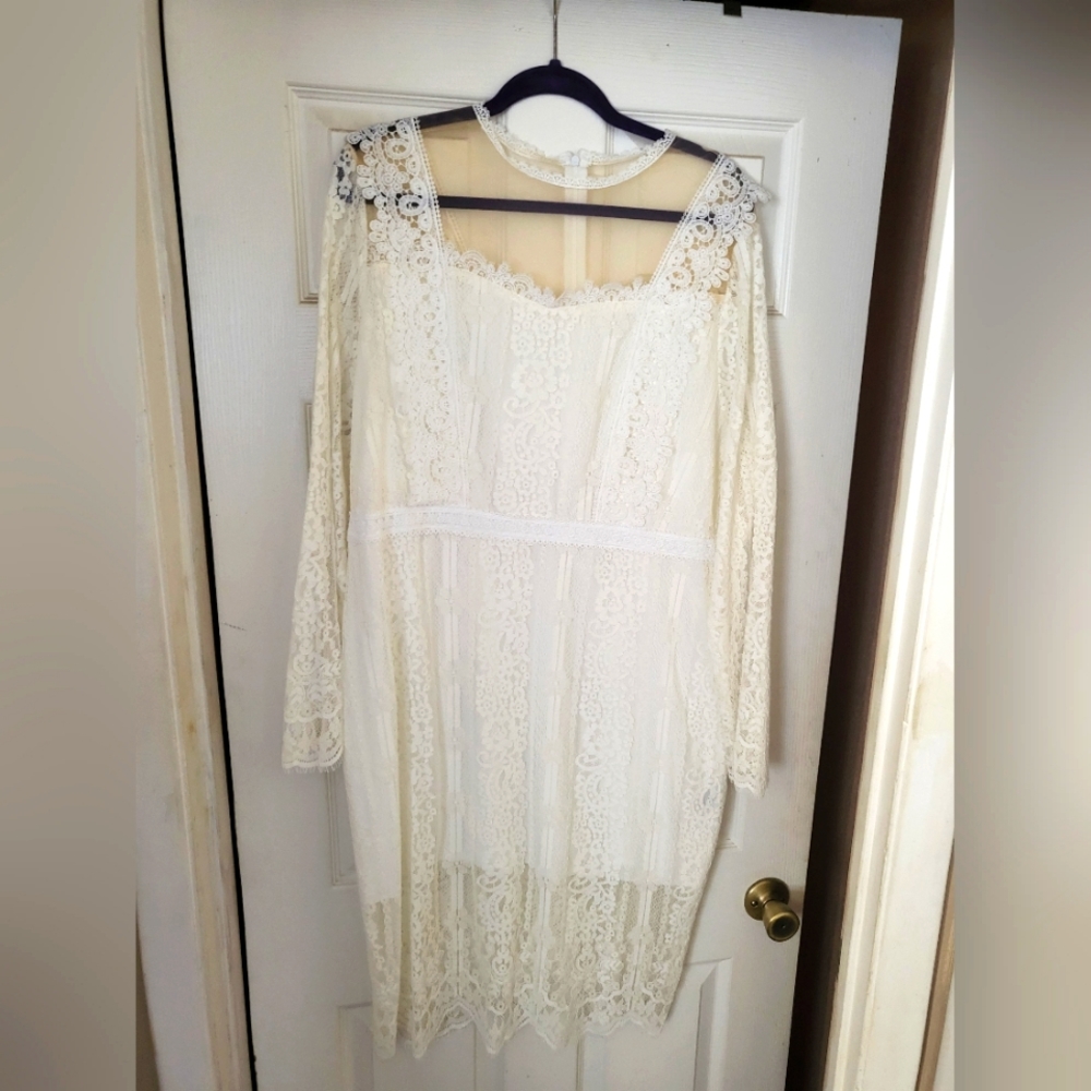White lace dress with tags